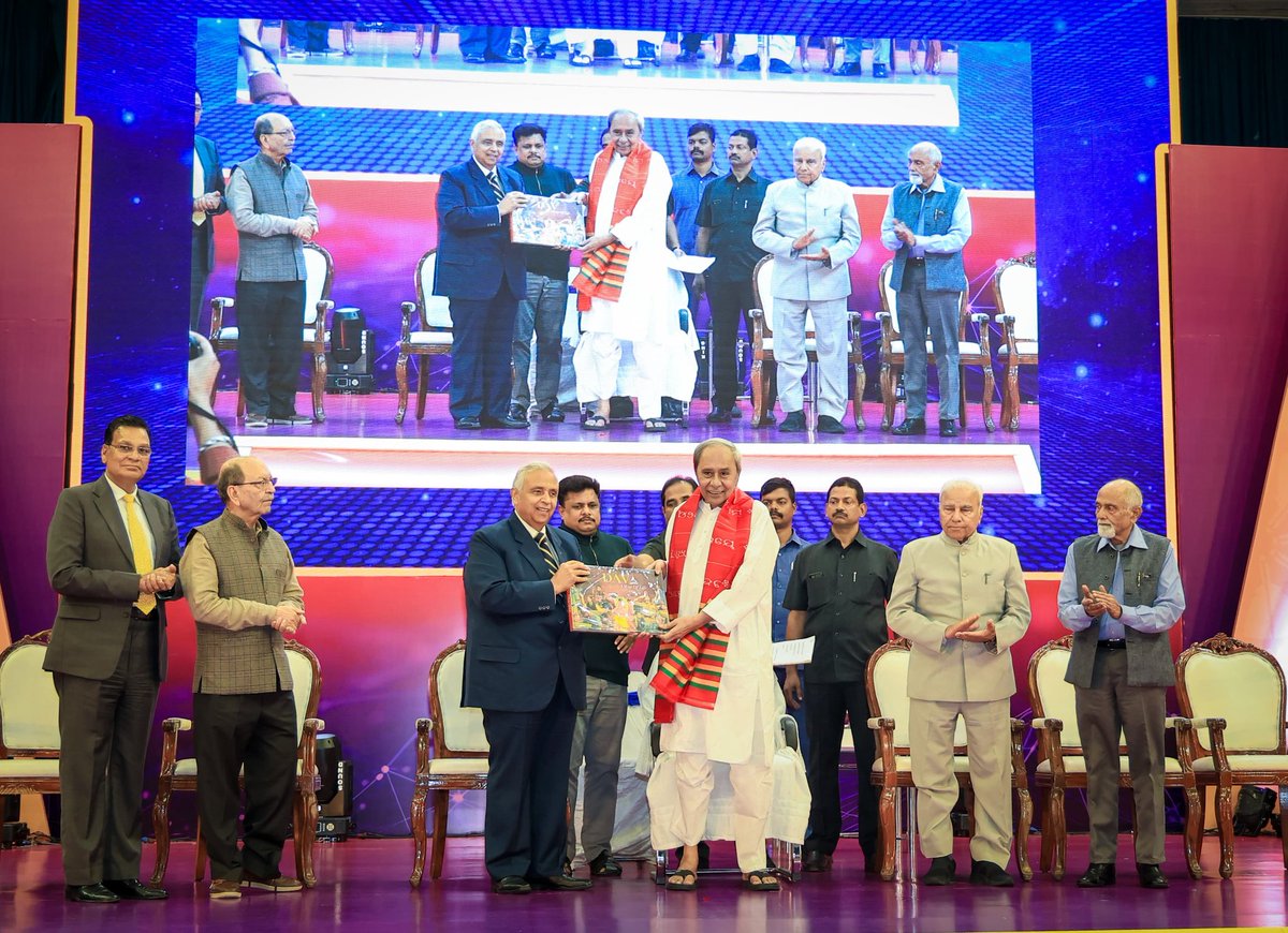 Naveen_Odisha's tweet image. Delighted to participate in the 6th DAV United Festival and extend my warm greetings to all of you on this occasion. Offer my humble tributes to Swami Dayananda Saraswati, Lala Lajpat Rai and Mahatma Hansaraj, the founders of the DAV movement.

In its journey of 138 years, the…