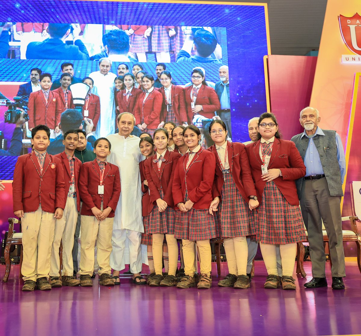 Naveen_Odisha's tweet image. Delighted to participate in the 6th DAV United Festival and extend my warm greetings to all of you on this occasion. Offer my humble tributes to Swami Dayananda Saraswati, Lala Lajpat Rai and Mahatma Hansaraj, the founders of the DAV movement.

In its journey of 138 years, the…