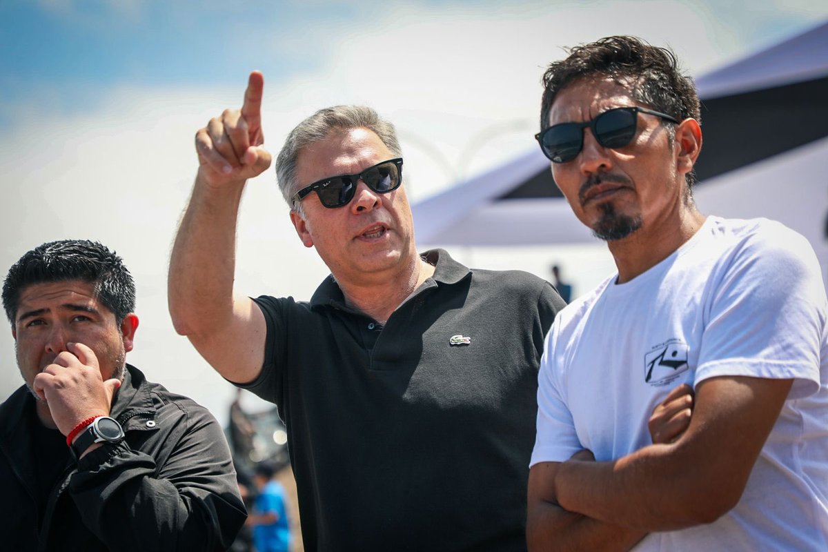 COMPROMISO CON EL DEPORTE LOCAL 💪

Felicitamos a los estudiantes de las diversas escuelas municipales, que fueron parte del Programa Experiencias Territoriales organizado por <a href="/BudeoBodyboard/">Budeo Bodyboard</a>.  

+Deporte para el borde costero de #Antofagasta. 👏