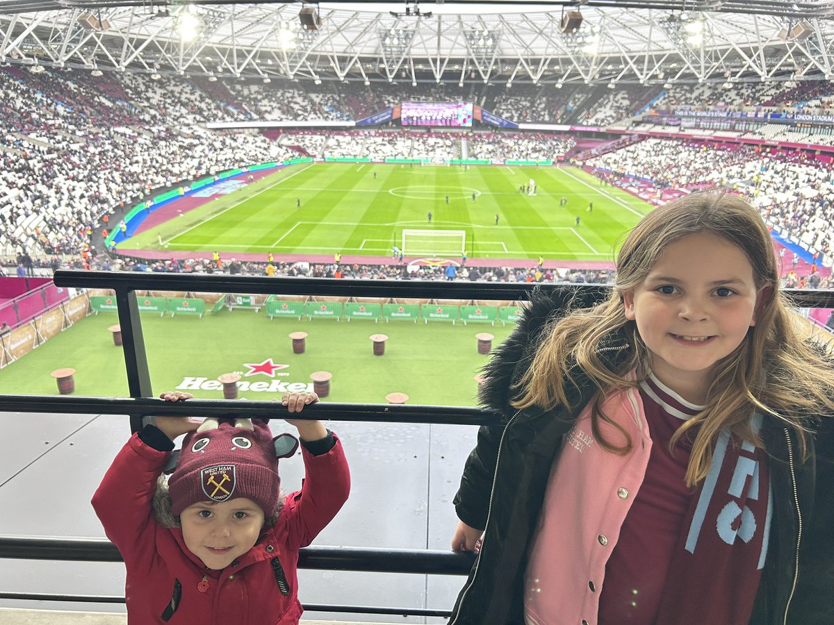 JWhufc's tweet image. Come on you Irons ⚒️ #WHUBHA #WHUFC