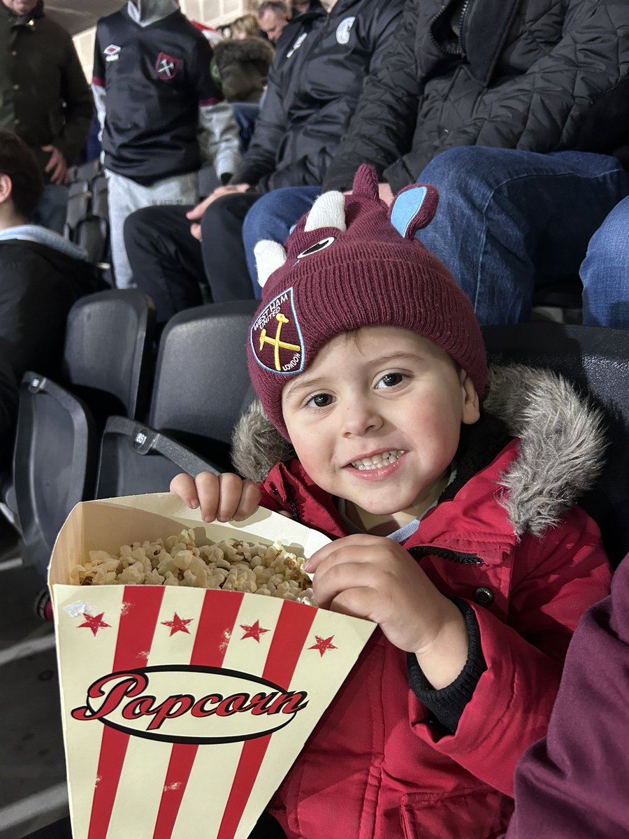 JWhufc's tweet image. Come on you Irons ⚒️ #WHUBHA #WHUFC