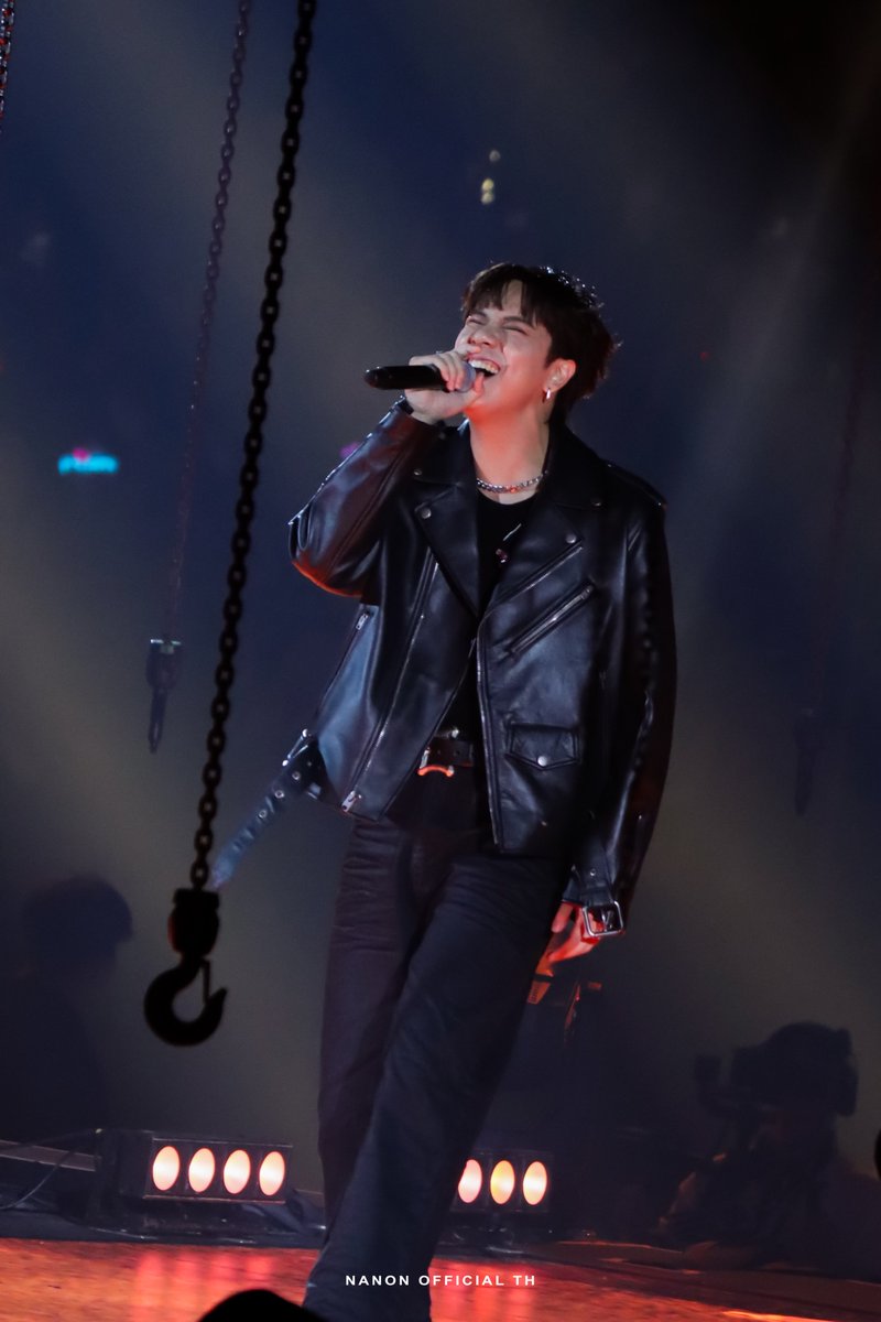 ขอบคุณคุณเอ็น ทั้งทีมหน้างานและหน้าจอที่ส่งพลังใจให้คุณนนนมือโกลและศิลปินคุณนนน 
ในวันนี้นะครับ💙 หวังว่าจะได้รับความสุขกลับไปแบบเต็มกระเป๋า เดินทางกลับบ้านปลอดภัย และเจอกันใหม่งานหน้าครับ 💜

Thank you to KhunEN, both on-site and online, for sending your energy and support to