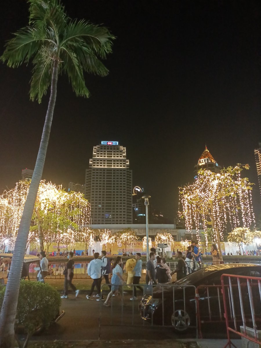 เดินจนปวดหลัง 😅