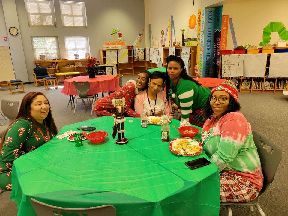 BruceElementary's tweet photo. "Bulldogs bringing the holiday spirit! Fellowship, laughter, and cheer are what we do best this season. 🐾✨ #BulldogPride #HolidayJoy" https://t.co/waVPQpcuv9