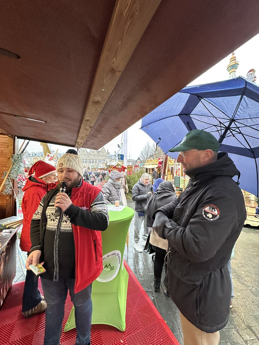 ecvass02's tweet photo. Marché de Noël 🎅 @a_saint_quentin
Dégustation vin chaud et jus de pomme chaud.
Découvrez l’agriculture avec @usaa_02 @jeunesagri02
Venez nombreux
#Reagir #Mangezfrancais
#ApproLocal
#circuitcourt https://t.co/kYGaEIfgti