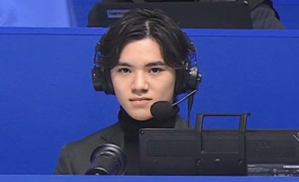 he’s serving so hard, this pic is sending me