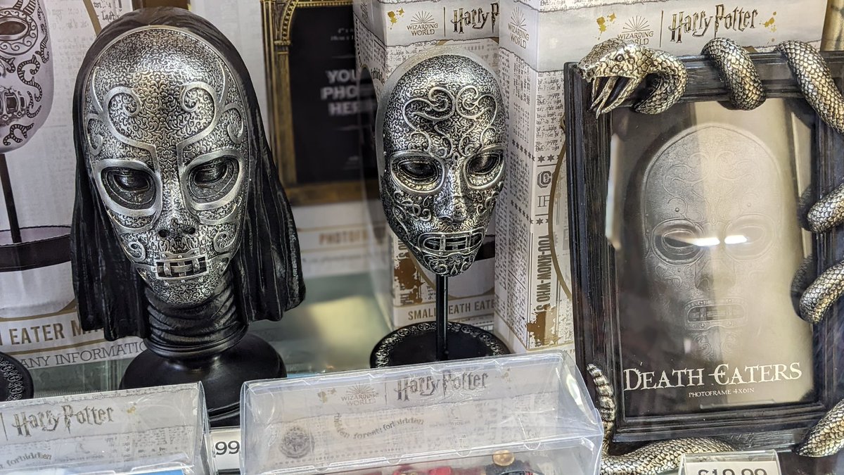 Sorting Gifts 44 Guildhall Street Folkestone Kent CT20 1EE #HarryPotter #sortinggifts #guildhallstreetfolkestone #folkestone #kent #Christmasgifts #shoplocal