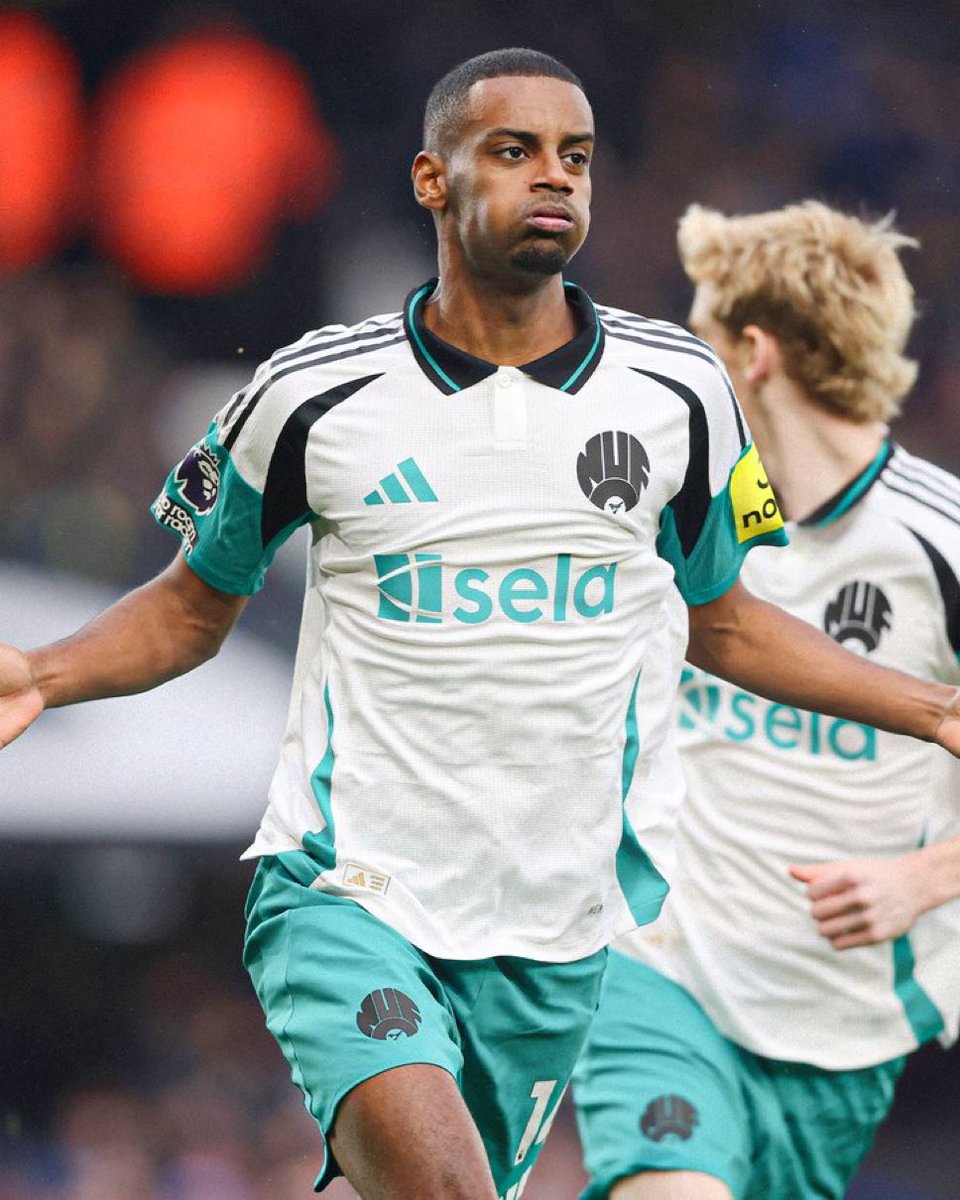 ActuFoot_'s tweet photo. 🚨 𝗧𝗥𝗜𝗣𝗟𝗘́ 𝗗’𝗔𝗟𝗘𝗫𝗔𝗡𝗗𝗘𝗥 𝗜𝗦𝗔𝗞 🇸🇪 ! ⚽️⚽️⚽️

10 buts en 15 matches de Premier League cette saison. 🔥 https://t.co/glurDtfmkQ