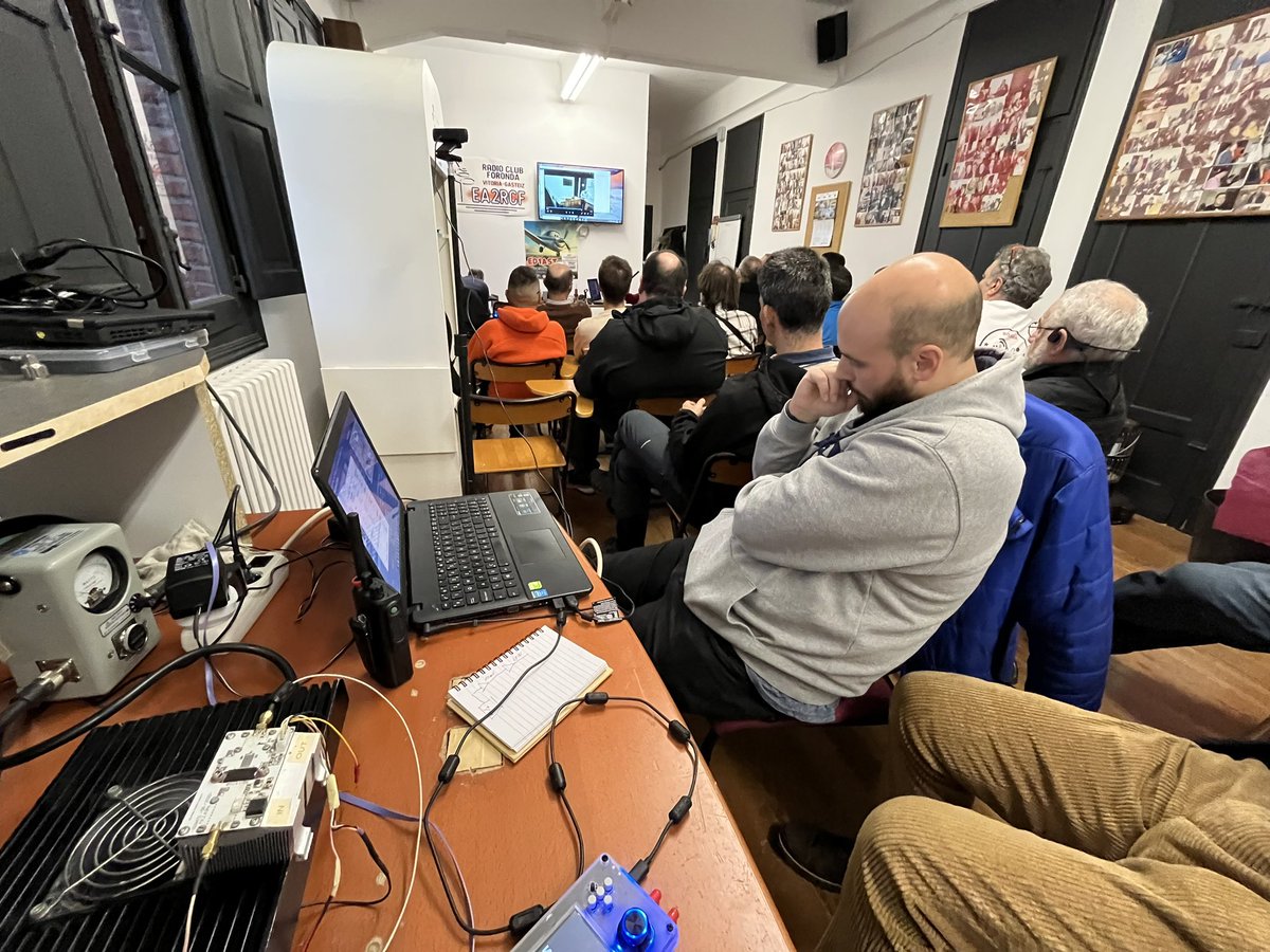 Calentando motores 

<a href="/EA2RCF/">Radio Club Foronda</a> 
#qo-100