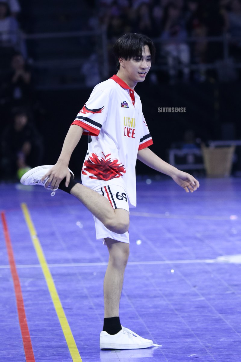SIXTHSENSE2015's tweet photo. 20241221 GMMTV Starlympics 2024🖤

⚽️

@perthppe
#PerthTanapon #KDPPE 
#GMMTVStarlympics2024 https://t.co/lrqMBPqg8b