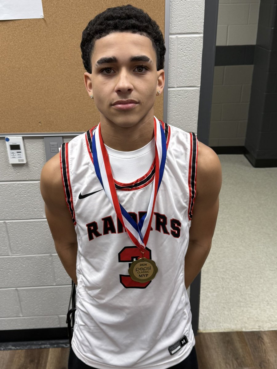 Day 1 of the Pepsi Classic was 🔥🔥🔥

- Homewood defeated Madison Academy 67-44
- Florence outlasted Russellville 73-53
- Decatur defeated West Morgan 88-60

Pepsi Classic MVPs of the Night:

Hayes Decoudres - Homewood HS
Bryant James - Florence HS
Tre Kirk - Decatur HS