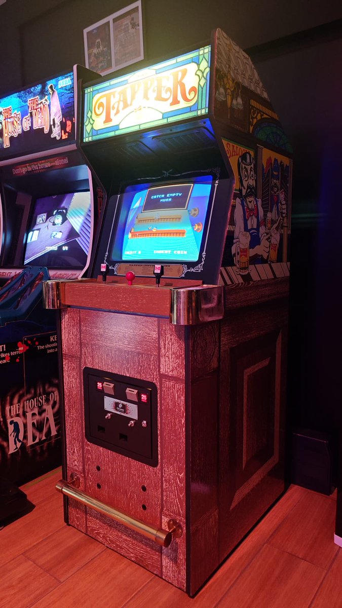 🕹️ Tapper
🗓️ 1983
🏭 Bally Midway 
🤝 <a href="/Vintage_Arcade/">Vintage Arcade</a>