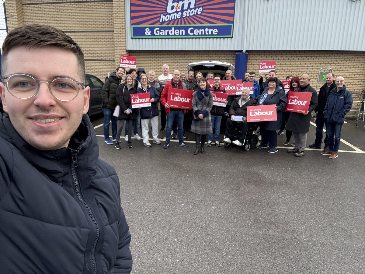 harrydoyle96's tweet image. Another fantastic turnout from @LiverpoolLabour today in Much Woolton &amp;amp; Hunts Cross.

Our local candidate, Tanya, is up for the fight to take this seat from the chaotic Liverpool Lib Dems.

#LibDemsInChaos #LabourDelivers