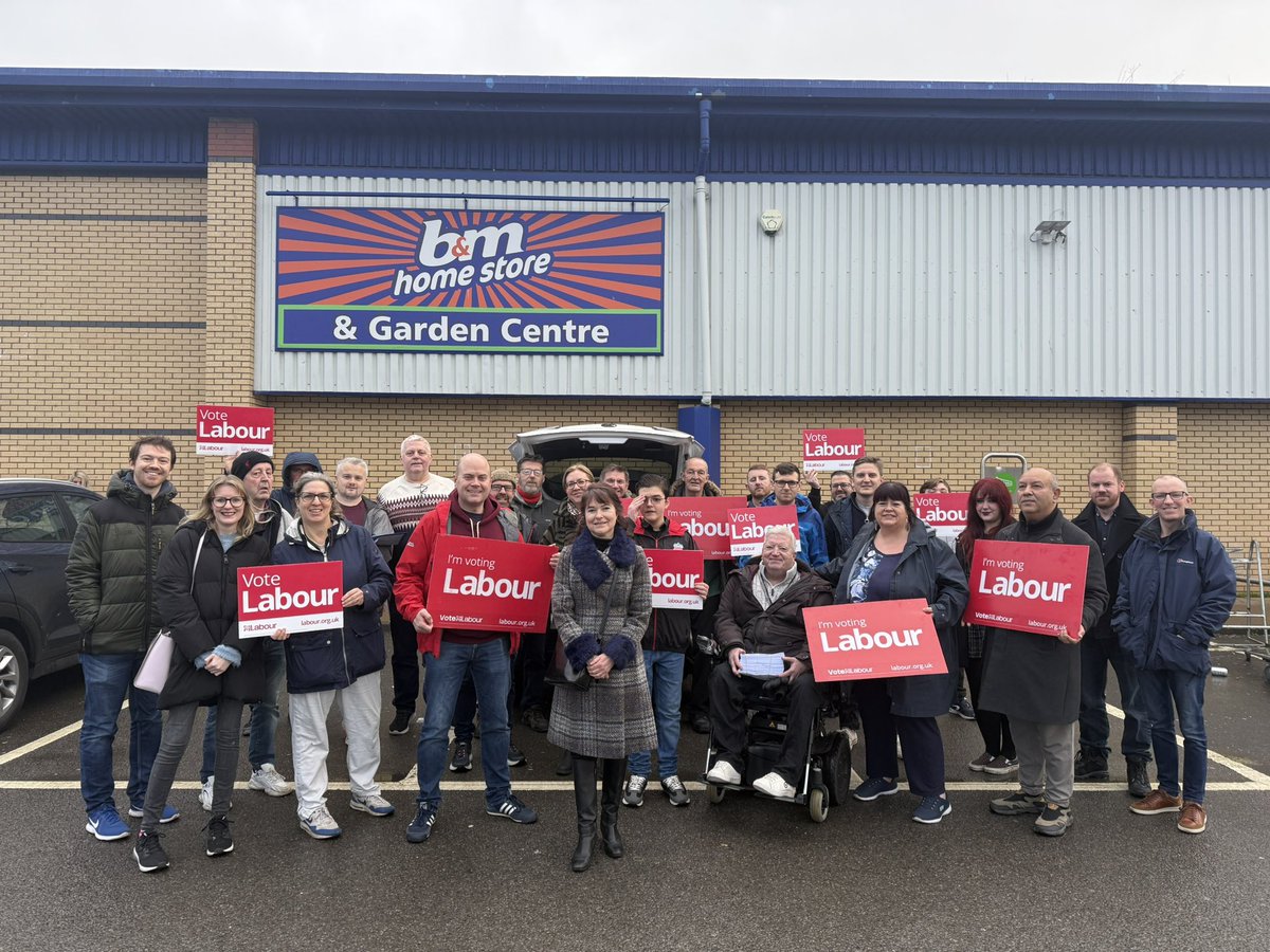 harrydoyle96's tweet image. Another fantastic turnout from @LiverpoolLabour today in Much Woolton &amp;amp; Hunts Cross.

Our local candidate, Tanya, is up for the fight to take this seat from the chaotic Liverpool Lib Dems.

#LibDemsInChaos #LabourDelivers