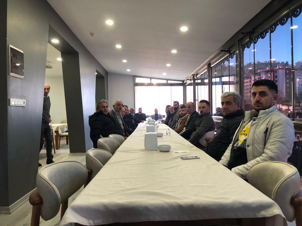 İlçe Başkanımız Hasan AYYILDIZ, Yönetim Kurulu Üyelerimiz, İlçe Başkan Adayımız Mustafa KURT Köy-Mahalle Başkanlarımız İle Birlikte Kongre Süceri Konulu Toplantımızı Gerçekleştirdik.
<a href="/hasanayyildiz_/">Hasan Ayyıldız</a> 
#akparti #rize #kalkandere