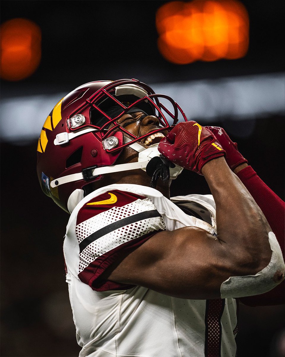 CMNDERS's tweet image. Terry McLaurin is having a career year!

969 Yards
11 Touchdown
69.4 avg.

1 repost = 1 vote #ProBowlVote 

📸: @KourtneyCarrol1