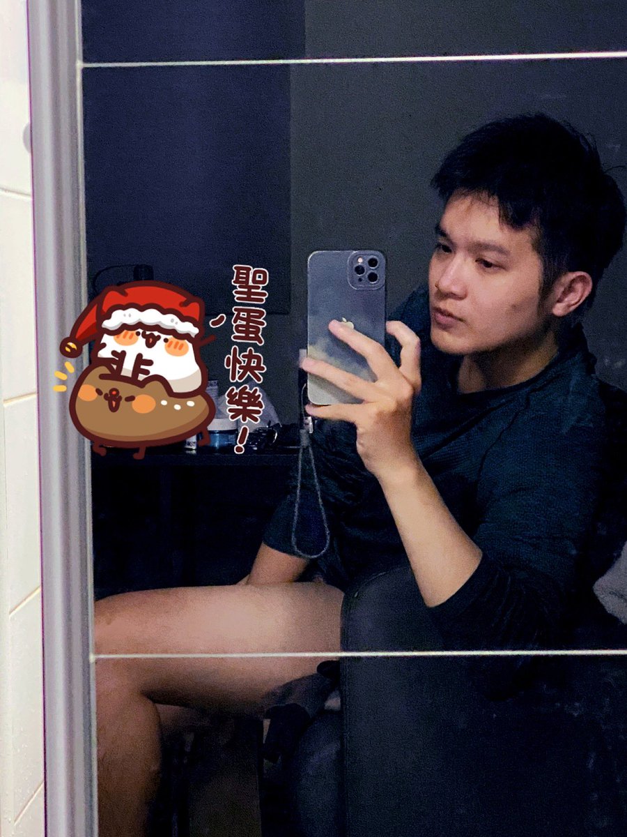 #近況更新 #重訓完 #練腿 
夾腿後隔天直接炸開 超級酸痛