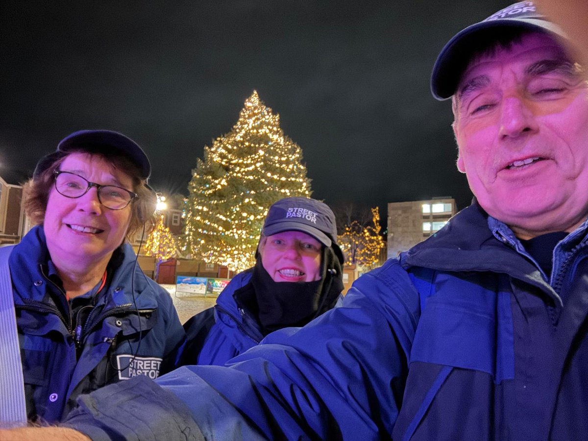 We're loving the Christmas lights, great job @Northampton_TC

We have a team, potentially two out tonight ready to help, care &amp; listen. 

The Guardians will be outside All Saints Church with the SNO van as usual 

#streetpastors #northampton #staysafe