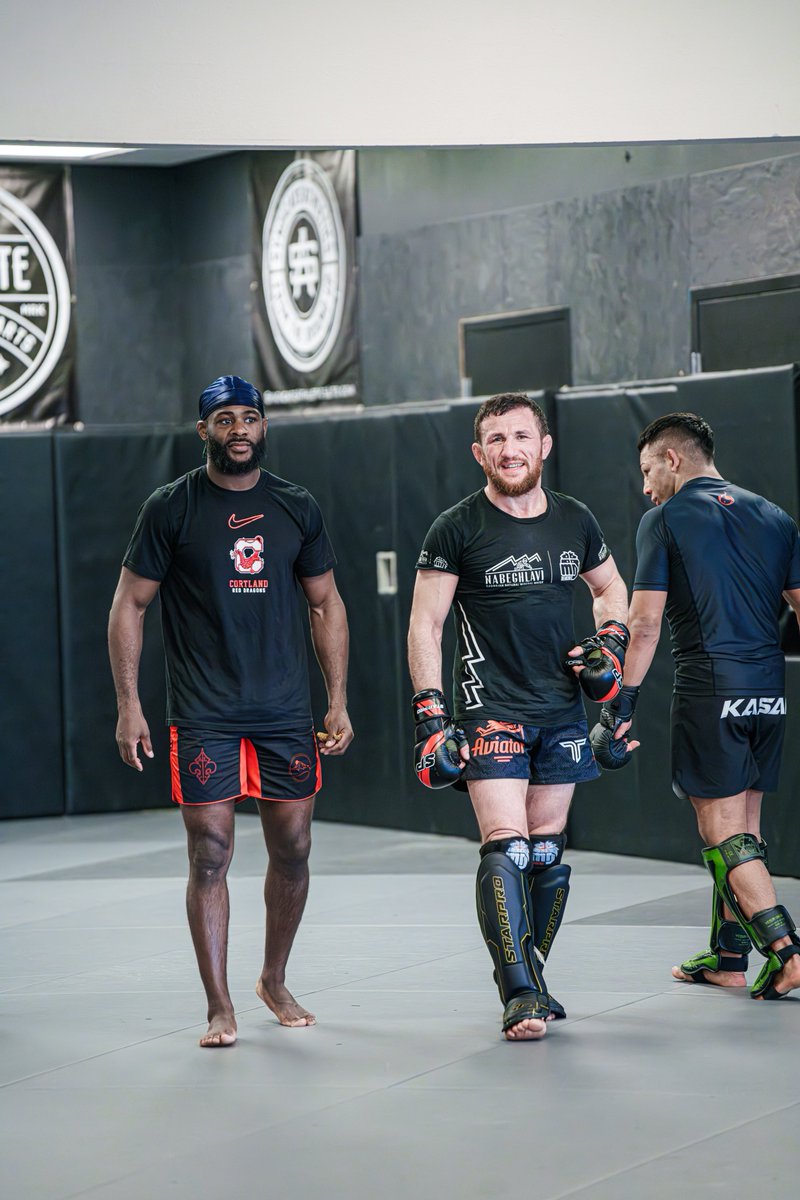 funkmasterMMA's tweet image. Everything is falling into place. Hard work and God first 💯
• 📸 @ cinedirector 
#UFC311 #AndStill! #FunkHarbor