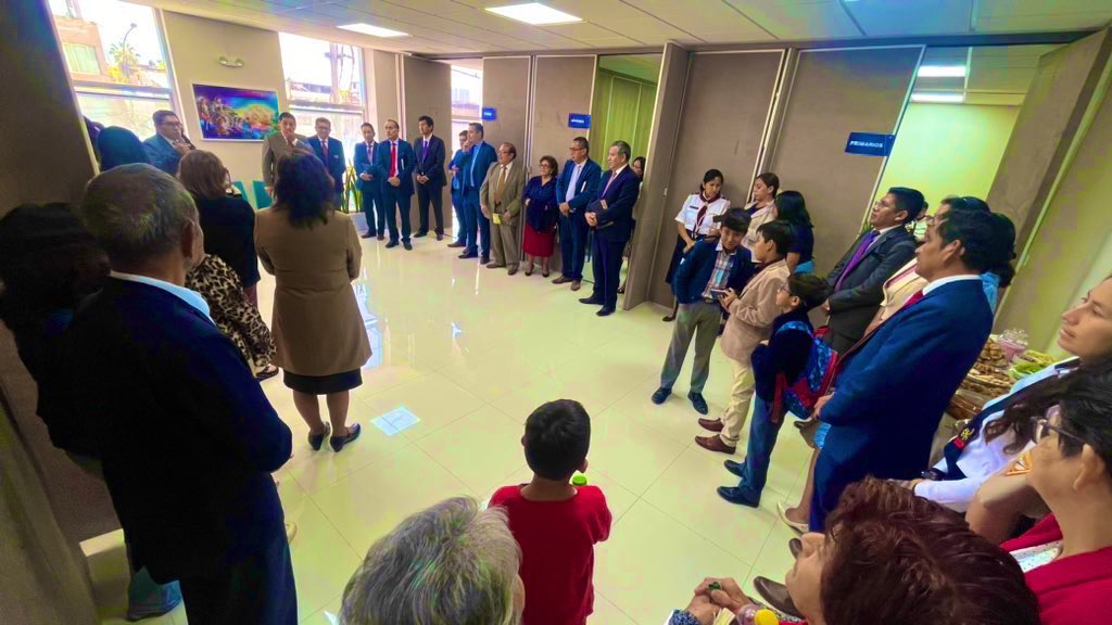 AdventistasAPCE's tweet photo. 📍Lima Centro: Celebramos la inauguración de las nuevas aulas de Escuela Sabática en la IASD de Elio para las #NuevasGeneraciones. 🌱en el marco del proyecto Iglesias nuevas,diseñadas para discipular a niños y adolescentes, siendo Elio la primera en marcar el camino en la #APCE https://t.co/MdcYGG8WV5