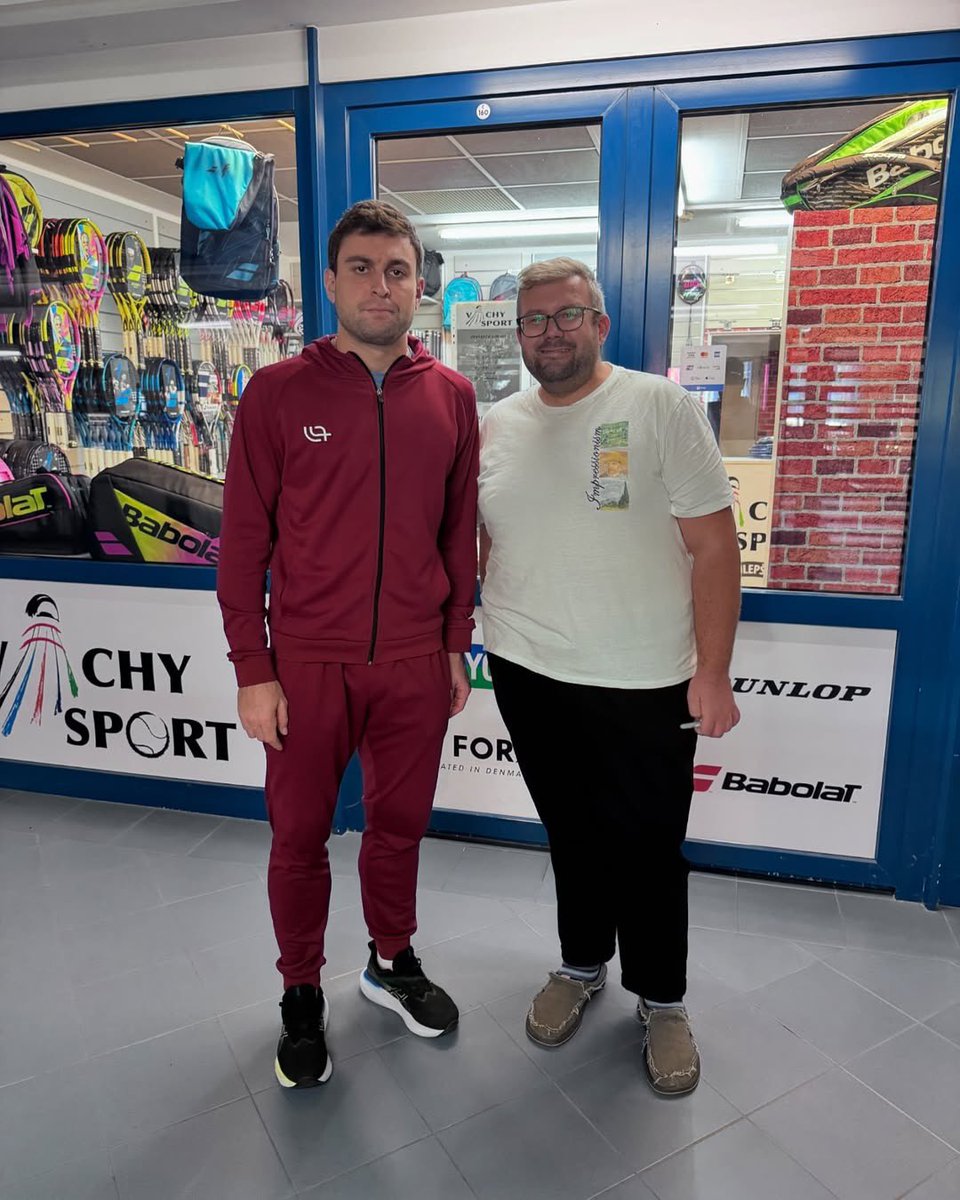 Davai_Aslan's tweet photo. Look back to the photo of Aslan with a fan in Bratislava 😊☺️

@AsKaratsev | #SlovakOpen
📷: matej_kuna https://t.co/I7LFkI4asd