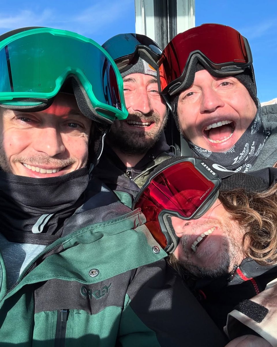 ValeYellow46's tweet photo. Come si sta a Campiglio!!!😎 https://t.co/l7ndmaVHjg