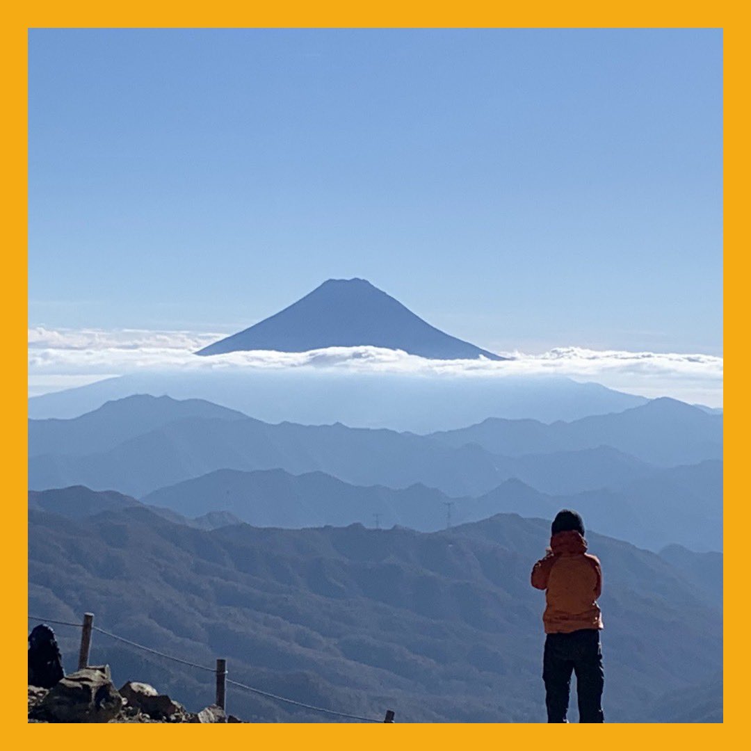 keioKWV's tweet photo. 11/8に縦走FP(日帰り)が大菩薩嶺で行われました⛰️🥾

���プランは、冬に始まる雪山登山に向けて、体力作りを目的とした歩荷プラン🏋️でした！部員の中には、国語辞典や参考書を沢山持ってきた脳筋もいました⚡️ https://t.co/GBRjNPIn4k