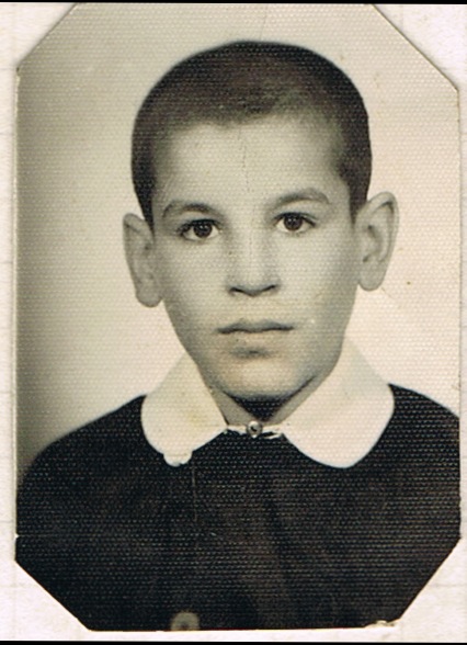 Değerli Arkadaşlar,
16 yaşıma kadar Kahramanmaraş'ta yaşadım. 1976'da siyasi olay ve çatışmalar Ortaokullara kadar inmişti. Ortaokul'u bitirdikten hemen sonra Almanya'da yaşayan ailem, "ya sen birini öldüreceksin ya da biri seni öldürecek" diyerek beni yanlarına aldılar.