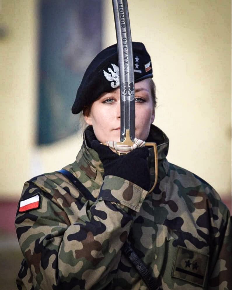 bukanero101's tweet photo. @front_ukrainian 🇵🇱🫂🇺🇦
Thank you Poland!!
#SupportUkraine
#LetsSupportUkraineUntilVictory https://t.co/zTlqvPZyXp