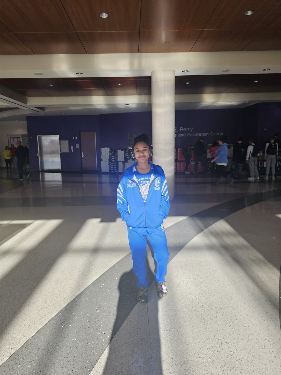 DCuttill's tweet photo. Freshman, @WalkerBrooke09, ran a .2 tenths PR in the 60m at the Legacy Runners Purple Smoke Holiday Invite. Getting better! @ZBGirlsBBALL @zbgirlsflag @BeeLinked @DarnellRios @JoshLindstrom1 https://t.co/6sWCL2qAgl