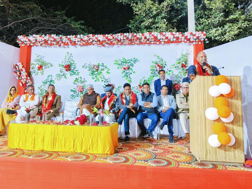 cpjoshiBJP's tweet photo. आज जिला परिषद #चित्तौड़गढ़ में नवीन पन्नाधाय भवन के उद्घाटन कार्यक्रम में भाग लिया।
इस अवसर पर केंद्रीय मंत्री श्री गजेन्द्र सिंह शेखावत जी, जिलाध्यक्ष श्री मिट्ठू लाल जी जाट, विधायक श्री अर्जुन लाल जीनगर जी, श्री सुरेश धाकड़ जी, श्री चंद्रभान सिंह जी, जिला प्रमुख श्री भूपेन्द्र सिंह बडोली जी, प्रधान श्रीमती देवेन्द्र कंवर जी सहित पार्टी पदाधिकारीगण जनप्रतिनिधिगण एवं कार्यकर्तागण उपस्थित रहे।

#Chittorgarh