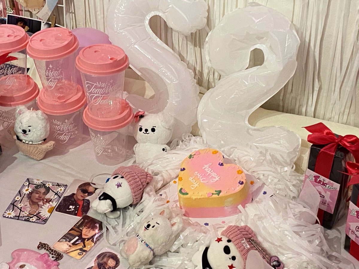 May love, peace, and happiness find you in every corner of the year ahead. Happy, happy birthday, Eric! You deserve all the beauty and joy life has to offer. 🩷

#영재천재_에릭이_생일축하해
#LOVE_FOR_MY_RIC <a href="/Good12S2Day/">12S2Day 🩷</a>