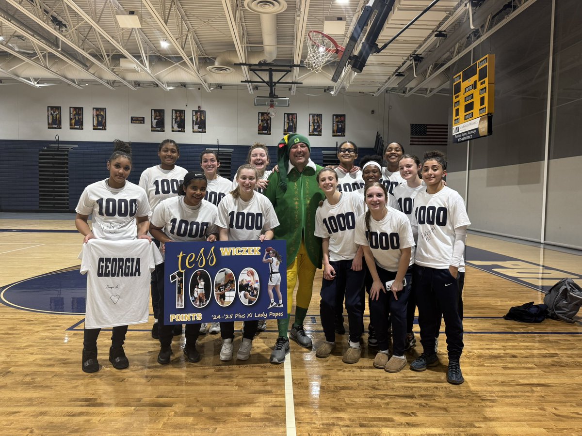 PiusLadyballer's tweet photo. Congratulations to @TessWiczek for hitting her 1000 PTS Keep working hard PIUS XI PROUD @PXI_Athletics 🏀🔥 https://t.co/7luOujOEXK