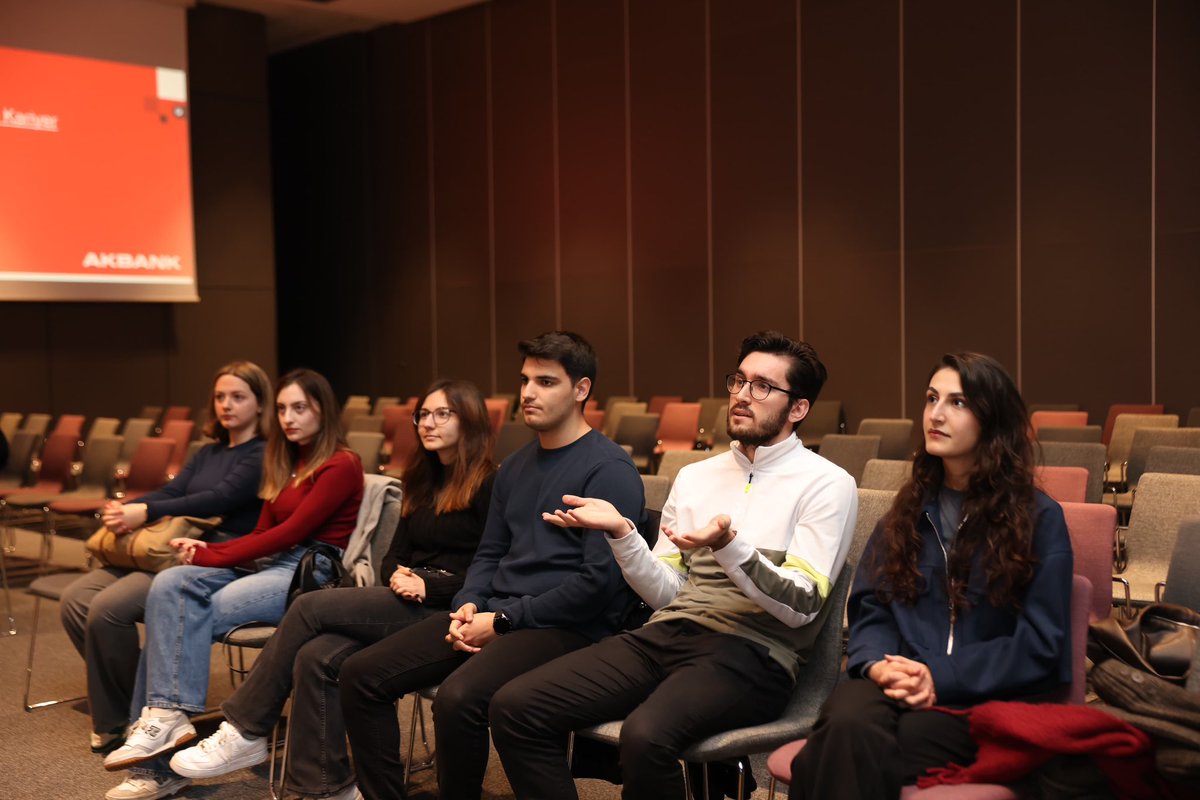 18 Aralık’ta Endüstri ve Kalite Kulübü olarak Akbank’a gerçekleştirdiğimiz teknik gezide, sektörün yenilikçi süreçlerini yerinde inceleme fırsatı bulduk.🤩🤩 Öğrenmeye ve gelişmeye devam ediyoruz!😌😌

Daha farklı, daha kaliteli✨