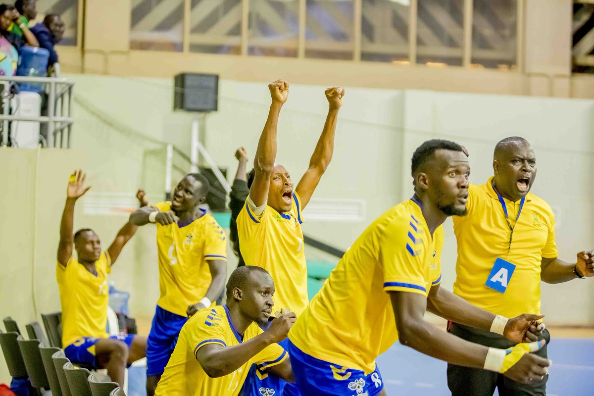 ecahfhandball's tweet photo. Final

FT

NCPB 🇰🇪30-27 🇷🇼 POLICE HC

#ECAHFHANDBALL 

Congrarulations to NCPB, The Winners of 42nd ECAHF Senior Club Championship https://t.co/whcR10vlT5
