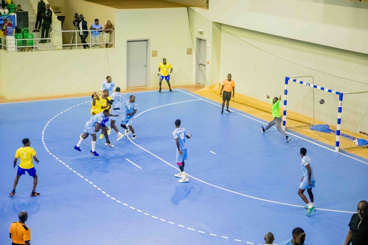 ecahfhandball's tweet photo. Final

FT

NCPB 🇰🇪30-27 🇷🇼 POLICE HC

#ECAHFHANDBALL 

Congrarulations to NCPB, The Winners of 42nd ECAHF Senior Club Championship https://t.co/whcR10vlT5