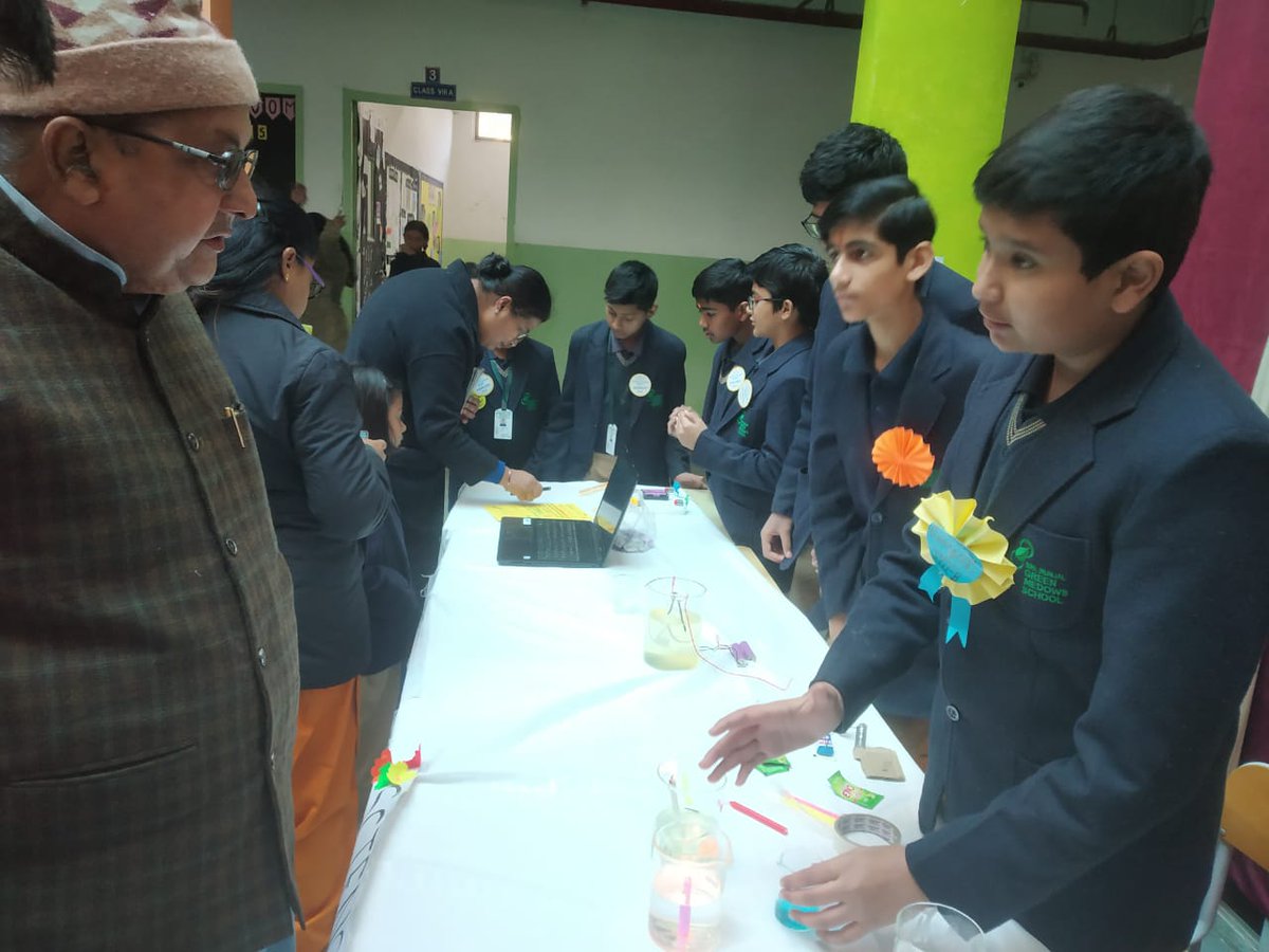 BmlGreenmedows's tweet photo. 𝐀𝐯𝐢𝐬𝐡𝐤𝐚𝐫 𝐭𝐡𝐞 𝐒𝐜𝐢𝐞𝐧𝐜𝐞 𝐄𝐱𝐡𝐢𝐛𝐢𝐭𝐢𝐨𝐧, held at BML Munjal Green Medows School on 21 Dec., was a grand success, showcasing the innovative spirit &amp; scientific curiosity of the students. The event saw enthusiastic participation from students across all grades. https://t.co/T1kQbeB9lQ