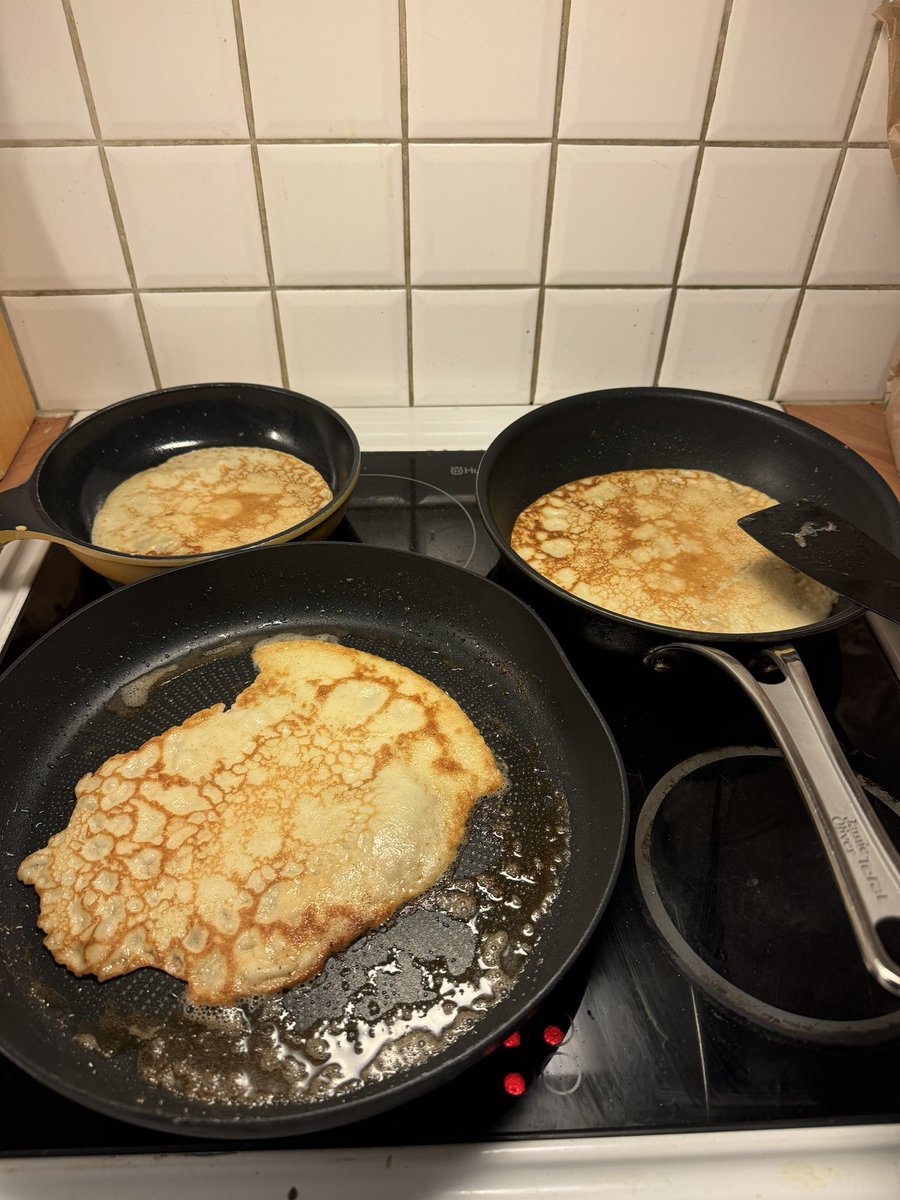 Puh! 😅 det gäller att hålla barnen nöjda 🥞😂