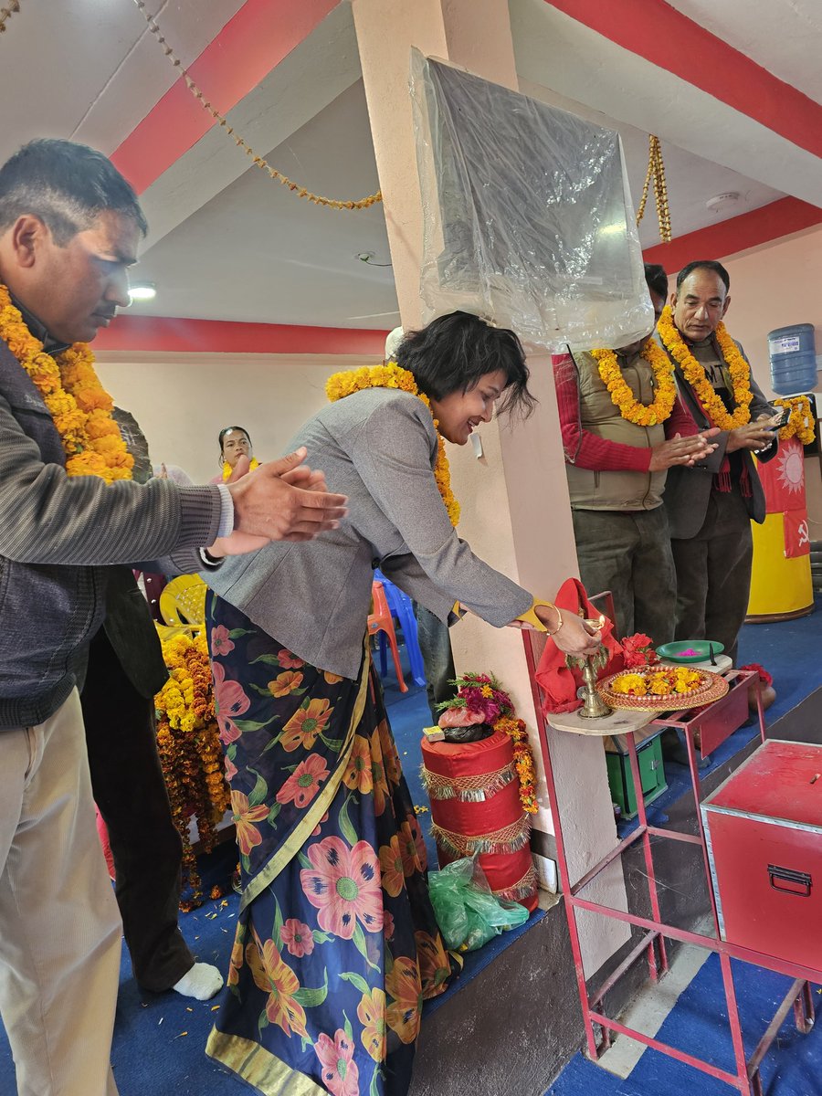 OliKomal's tweet image. नेकपा (एमाले) तुलसीपुर १ नम्बर वडाकमिटीको दोस्रो वडा अधिवेशन भव्य रूपमा सम्पन्न।
१०० भन्दा बढी जेष्ठ नागरिक र कम्युनिस्ट आन्दोलनका अग्रज नेताहरूलाई सम्मान । 
सर्वसम्मत रूपमा नयाँ कमिटी गठन । नवगठित कमिटीद्वारा  मिसन ८४ सफल पार्ने प्रतिबद्धता व्यक्त।
#CPNUML #Mission84 #Tulsipur