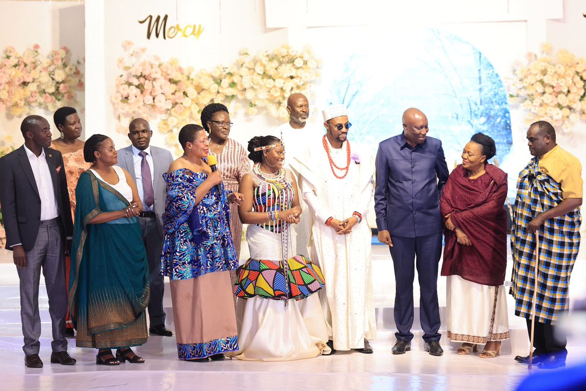 AnitahAmong's tweet image. Earlier today, I had the privilege of attending the traditional giveaway ceremony of Mercy Paula Barishaki, the daughter of the Honourable Justice Cheborion Barishaki. During this colorful celebration, she introduced her husband-to-be, Kelvin Aideloje. The event was filled withโฆ