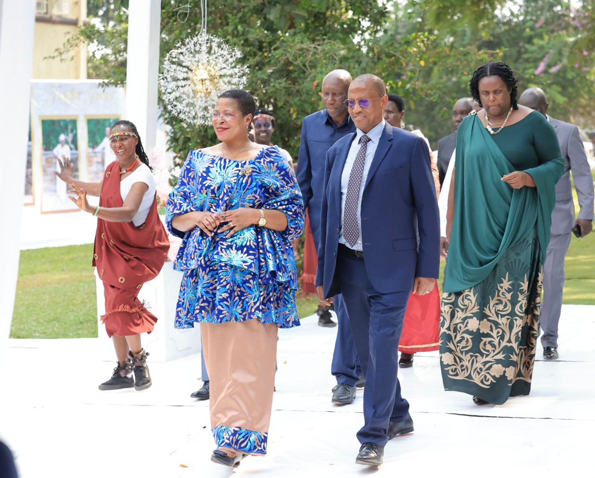 AnitahAmong's tweet image. Earlier today, I had the privilege of attending the traditional giveaway ceremony of Mercy Paula Barishaki, the daughter of the Honourable Justice Cheborion Barishaki. During this colorful celebration, she introduced her husband-to-be, Kelvin Aideloje. The event was filled withโฆ