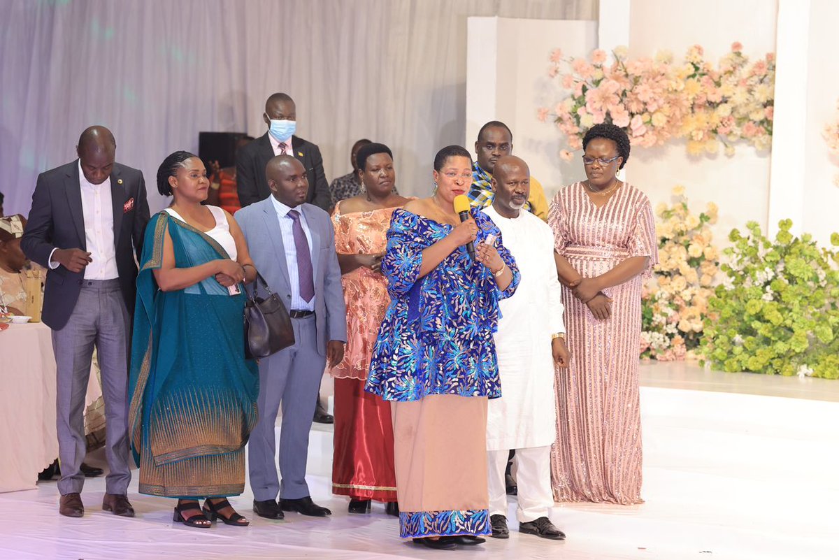 AnitahAmong's tweet image. Earlier today, I had the privilege of attending the traditional giveaway ceremony of Mercy Paula Barishaki, the daughter of the Honourable Justice Cheborion Barishaki. During this colorful celebration, she introduced her husband-to-be, Kelvin Aideloje. The event was filled withโฆ