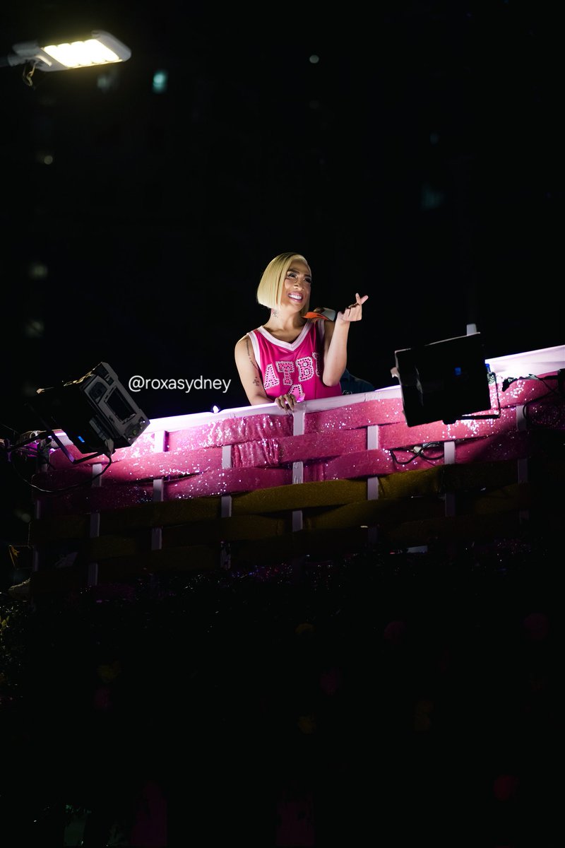 roxasydney's tweet image. Ang bread for all seasons @vicegandako
🥖🥐🍞

#ViceGanda
#AndTheBradwinnerIs 
#MMFFParadeOfStars 
#MMFF2024