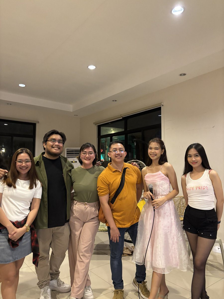 oquendz's tweet image. Some snaps from LA Year End Party. ❤️ 💙