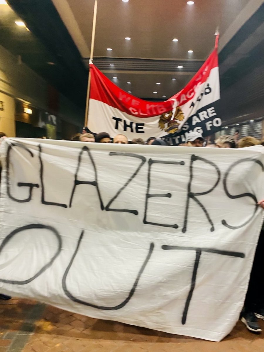 Keep bedsheets simple. 2 words max. 🇾🇪🇾🇪 #GlazersOut
