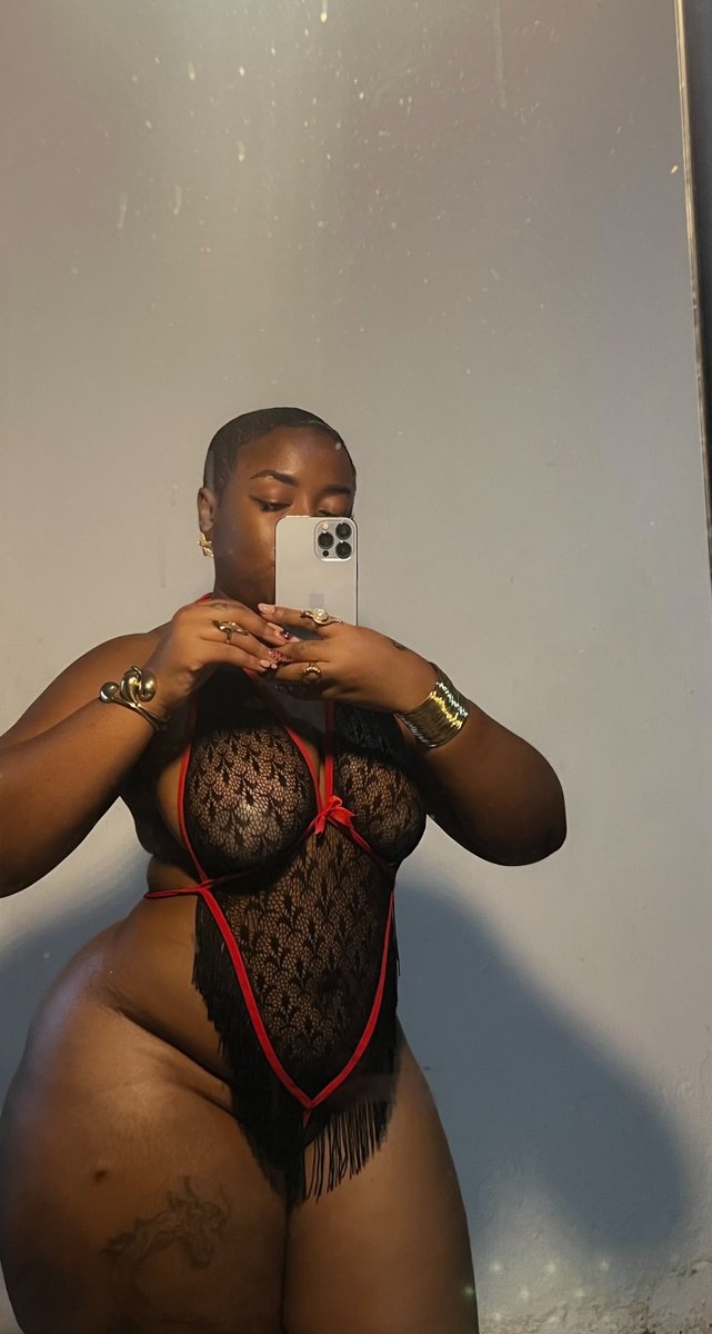 Ceemesorlah's tweet photo. so sexy i seduce myself https://t.co/88YpIZ0Xhp