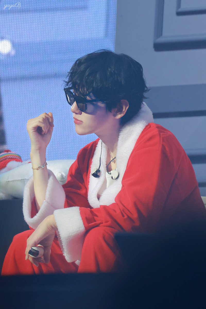 pochaccobb's tweet photo. 241221 Christmas party
🕶️

#백현 #baekhyun #큥망진창대환장파티
@B_hundred_Hyun https://t.co/LNHHk4G27K