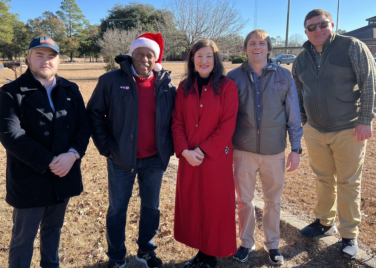 Great time at the Bethune Christmas Parade with @CodyMitchellSC, Mayor Luke Geddings of Bishopville, Mayor Susan Holley of Bethune, and <a href="/RickHenry10/">Rick Henry</a> from WIS! Wonderful to see so many familiar faces kicking off the holiday season together! 🎄 #BethuneParade #Community