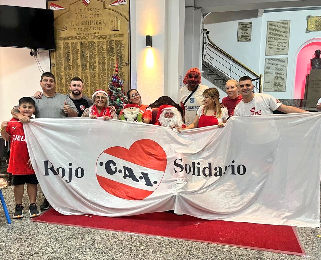 Papá Noel en la Sede 🎅

Muchísimos niños se acercaron a dejarle su cartita, sacarse fotos y se llevaron regalos.

#TodoRojo 🔴