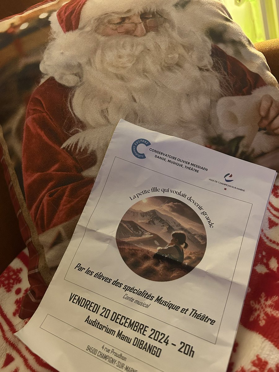 ChrstphDMS's tweet photo. [🎅Conte musical de Noël 🎅] 
Le #Conservatoire de #ChampignySurMarne vous souhaite de douces et heureuses #fêtes de fin d’année 🎄 en #Musique 🎶 et en #Theatre 🎭 
#art #transdisciplinarite #noel #chant #culture #champigny @LaurentJeanne94 https://t.co/jda6fsQWcL